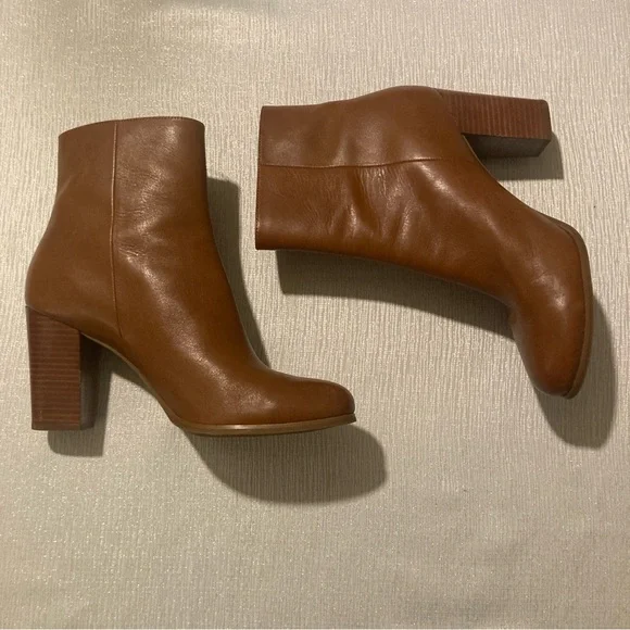 Michael Kors Frenchie Flex Leather Boots Chestnut Brown with Gold Zipper - Picture 2 of 7